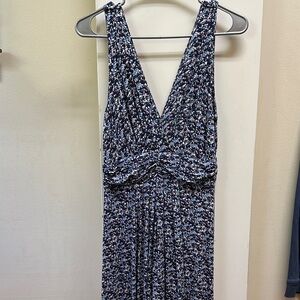 A pea in the pod maxi Floral Sleeveless Dress small